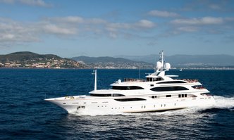 Idyllic yacht charter Benetti Motor Yacht