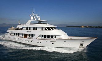Daydream yacht charter Christensen Motor Yacht