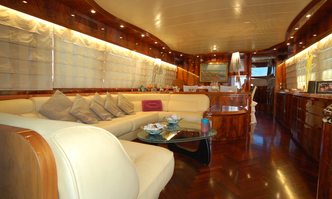 NEVER ONE yacht charter Maiora Motor Yacht