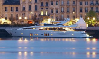 Arion yacht charter Couach Motor Yacht