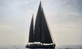 Seven yacht charter Pura Vida Yachts Sail Yacht
