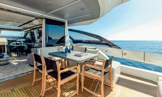 Myne yacht charter Azimut Motor Yacht