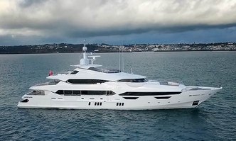 Q yacht charter Sunseeker Motor Yacht