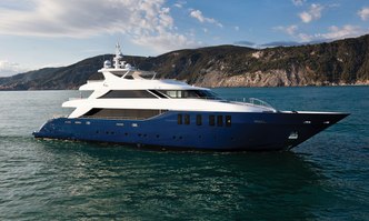Ipanemas yacht charter Tecnomar Motor Yacht