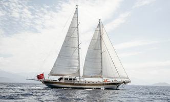 Torini yacht charter Cek-Lift Sail Yacht