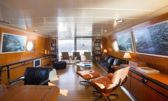 Libra Y yacht charter Picchiotti Motor Yacht