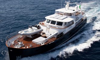 Persuader yacht charter Ocea Motor Yacht