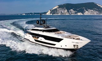 Alvium yacht charter Custom Line Motor Yacht