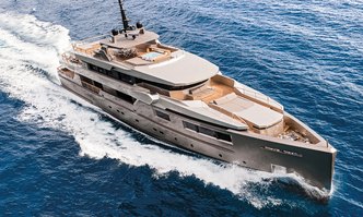Maverick yacht charter Admiral Yachts Motor Yacht