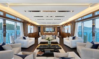 Settlement yacht charter Sunseeker Motor Yacht