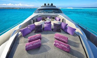 Xaman yacht charter Pershing Motor Yacht