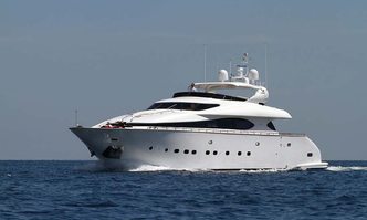 Adriatic Blues yacht charter Maiora Motor Yacht