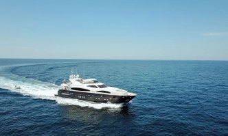 For Your Eyes Only yacht charter Astondoa Motor Yacht