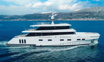 Renata yacht charter Cerri Cantieri Navali Motor Yacht