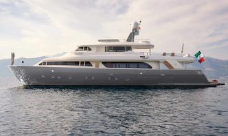 Zia Canaia yacht charter Custom Line Motor Yacht