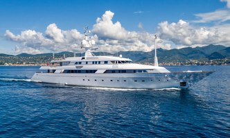 Bash yacht charter Codecasa Motor Yacht
