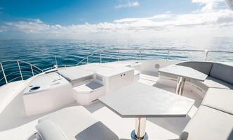 Aura yacht charter Horizon Motor Yacht