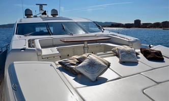 Lissi yacht charter Sunseeker Motor Yacht