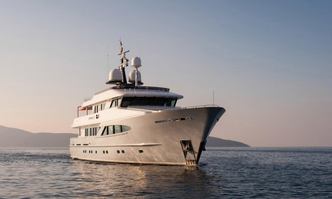 Unexpected yacht charter Heesen Motor Yacht