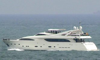 Camarik yacht charter Custom Line Motor Yacht
