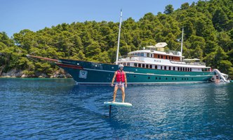Maia yacht charter Radez Motor Yacht