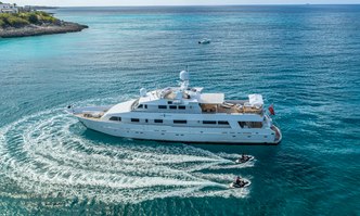 Lionshare yacht charter Heesen Motor Yacht