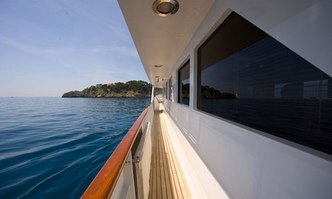 Espinola yacht charter Codecasa Motor Yacht