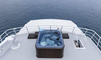 Dardanella yacht charter Vitters Motor Yacht