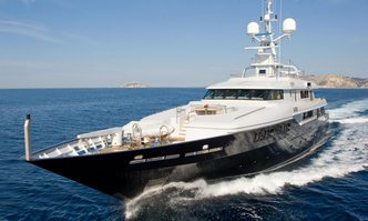 Mariu yacht charter Codecasa Motor Yacht