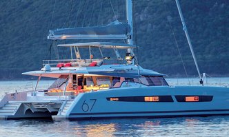 Looma yacht charter Fountaine Pajot Motor Yacht