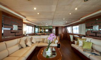 Black Pearl yacht charter Azimut Motor Yacht