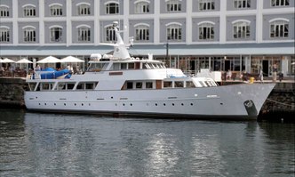 Jackie O yacht charter Secni Motor Yacht