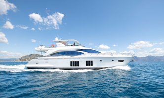 Hubo yacht charter Azimut Motor Yacht