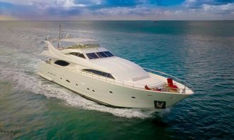 Noah's yacht charter Custom Line Motor Yacht