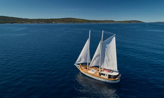 Green Ray yacht charter Custom Sail Yacht