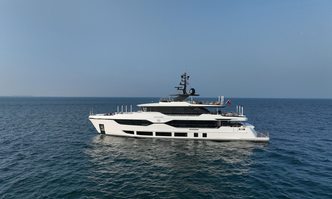 Geulunel yacht charter Gulf Craft Motor Yacht