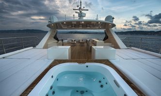 Darlings yacht charter Marin LuxurYachts Motor Yacht