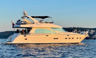 Happy 3 yacht charter Yaretti Motor Yacht