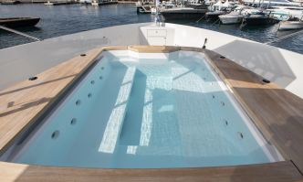 Alluria yacht charter Benetti Motor Yacht