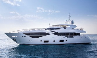 Yutori yacht charter Sunseeker Motor Yacht
