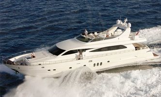 Larmera yacht charter Canados Motor Yacht