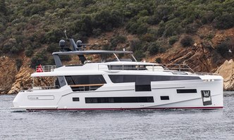 Vitamina Grande yacht charter Sirena Yachts Motor Yacht