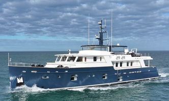 Araok II yacht charter Ocea Motor Yacht
