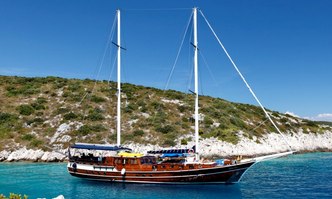Perla yacht charter Custom Sail Yacht