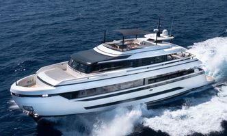 Uilia yacht charter Extra Yachts Motor Yacht