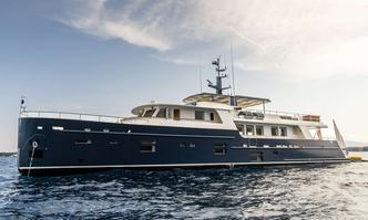 Araok II yacht charter Ocea Motor Yacht
