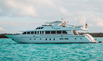 Beachfront yacht charter Hargrave Motor Yacht