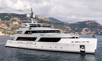 Gioia yacht charter Codecasa Motor Yacht