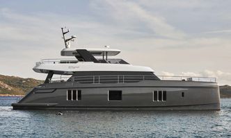 Manta yacht charter Sunreef Yachts Motor Yacht