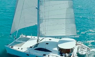 Laysan yacht charter Serenity Shipyard Motor Yacht